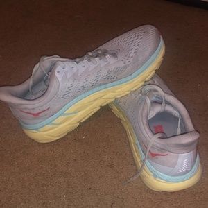 Women's Hoka Clifton Size 9